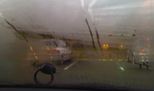 Почему потеют стекла в машине